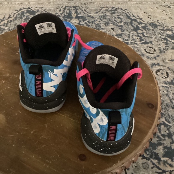 Peak Tennis Shoes, 7, Blue &   Pink - Picture 3 of 6